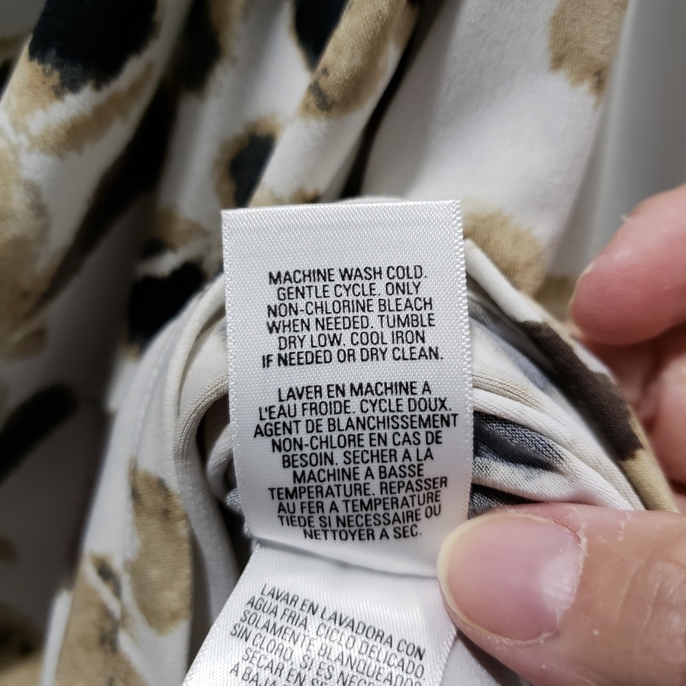 *SOLD*  Tahari White Animal Print Draped Cowl Top - Picture 8 of 8